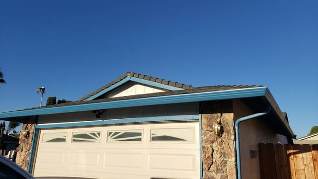 White Chooz Painters logo with blue background placeholder for paintig company logos