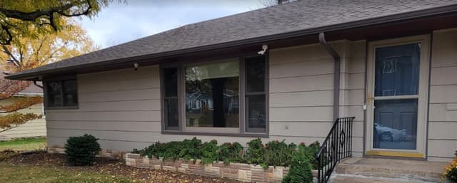 White Chooz Painters logo with blue background placeholder for paintig company logos