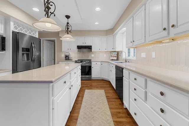 White Chooz Painters logo with blue background placeholder for paintig company logos