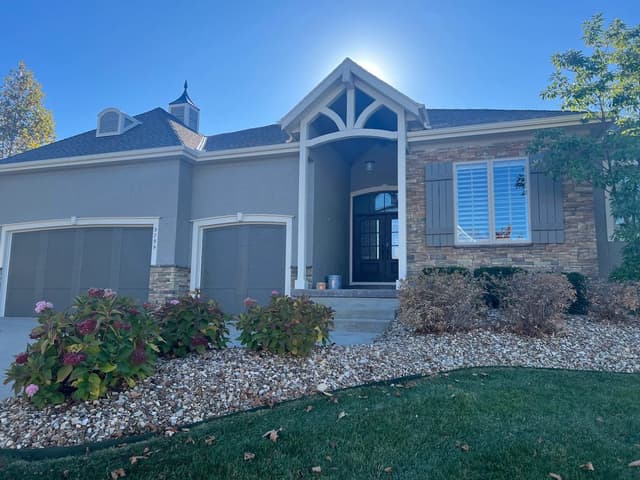 White Chooz Painters logo with blue background placeholder for paintig company logos