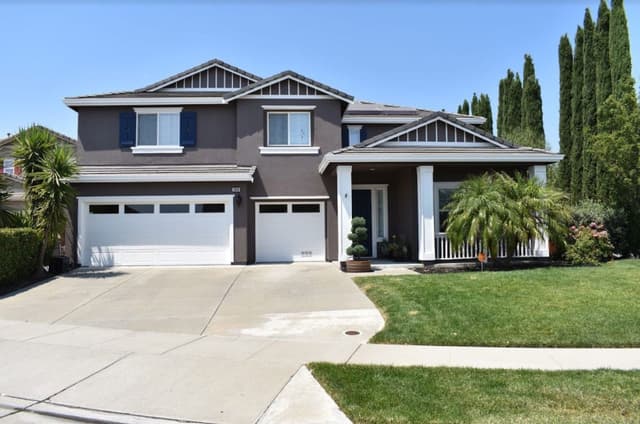 White Chooz Painters logo with blue background placeholder for paintig company logos