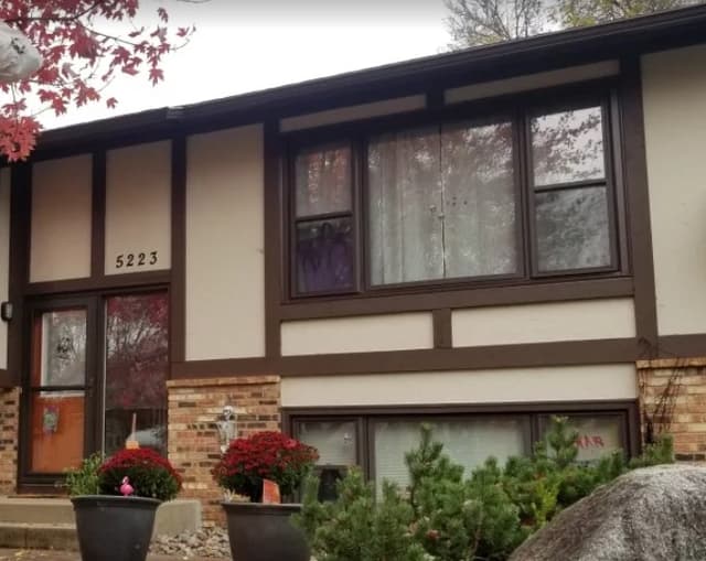 White Chooz Painters logo with blue background placeholder for paintig company logos