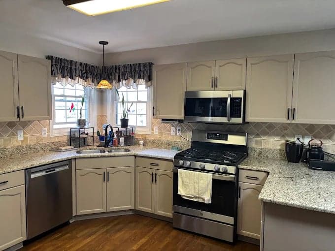 Top Shelf Painting & Improvement Specialists gallery image 3