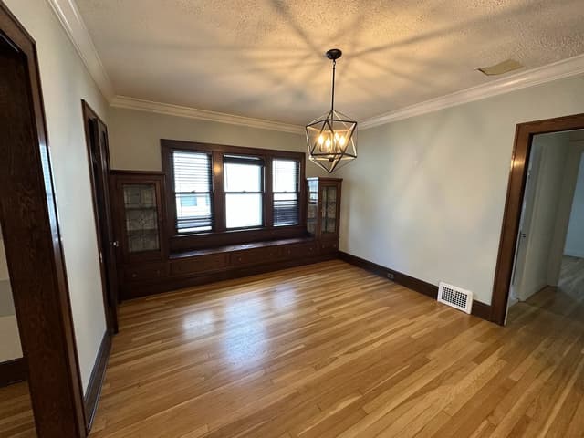 White Chooz Painters logo with blue background placeholder for paintig company logos