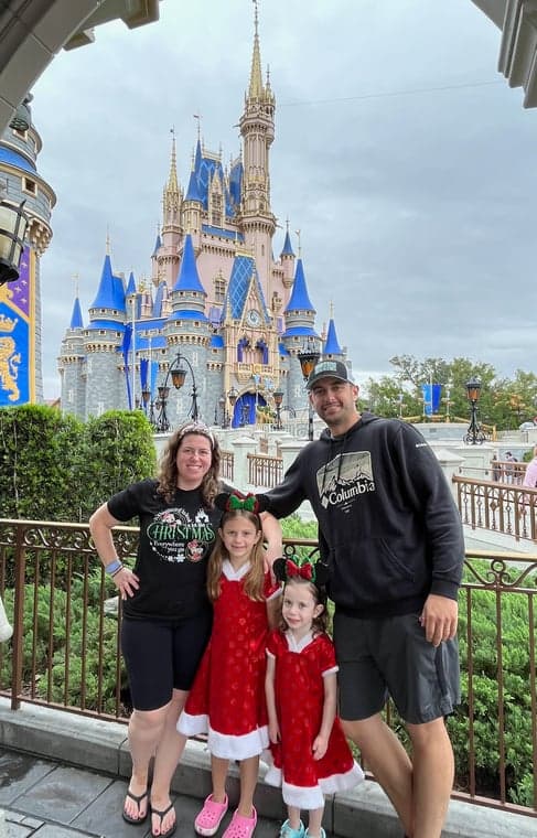 White Chooz Painters logo with blue background placeholder for paintig company logos