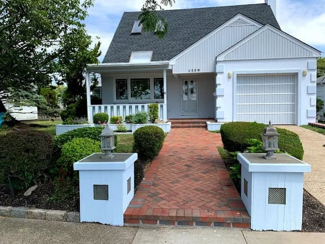 White Chooz Painters logo with blue background placeholder for paintig company logos