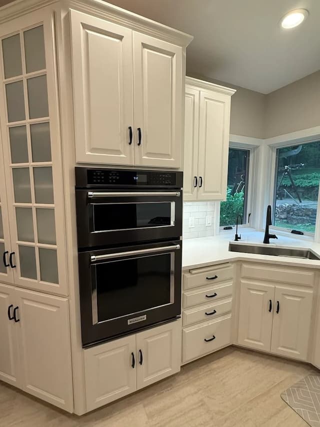 White Chooz Painters logo with blue background placeholder for paintig company logos