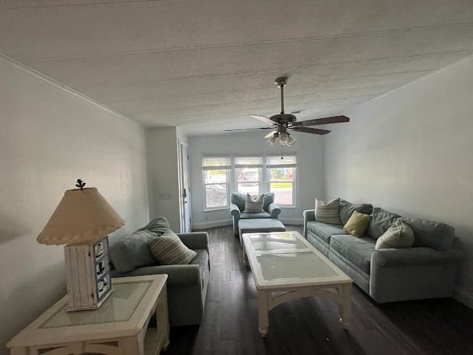 Golden Touch Painting Company gallery image 4