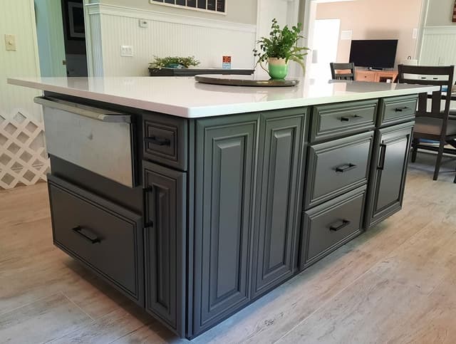 Linda Loo Designs-- cabinet refinishing and refacing gallery image