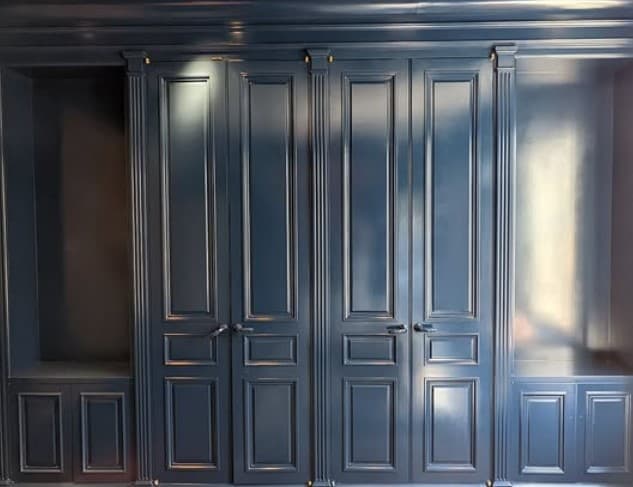 White Chooz Painters logo with blue background placeholder for paintig company logos