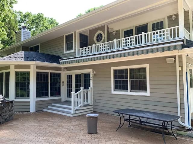 White Chooz Painters logo with blue background placeholder for paintig company logos