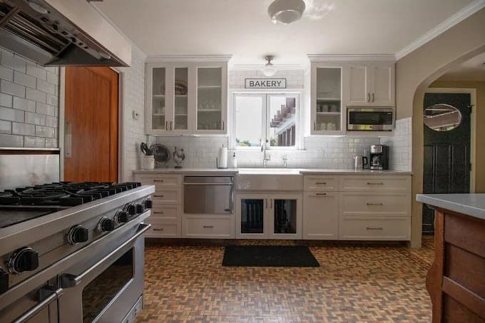 Amsberry Painting gallery image 3