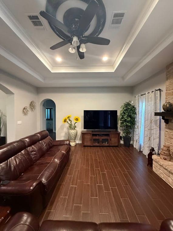 White Chooz Painters logo with blue background placeholder for paintig company logos