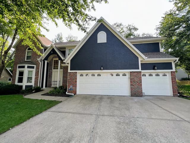 White Chooz Painters logo with blue background placeholder for paintig company logos